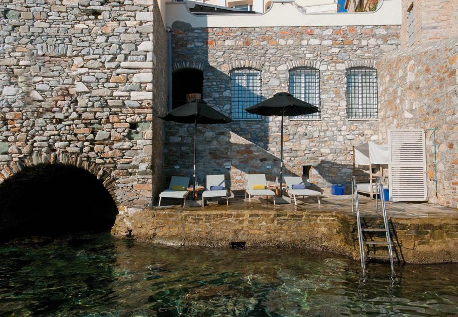 Hotel Ploes Ermoupoli Esterno foto