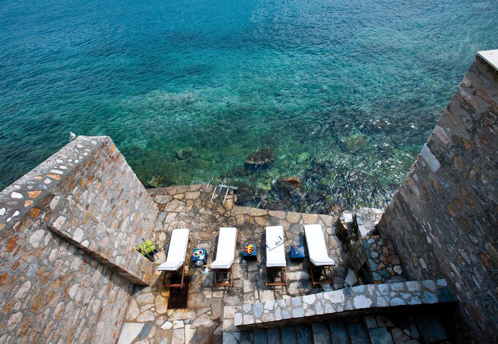 Hotel Ploes Ermoupoli Esterno foto